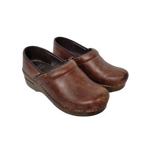 Dansko Distressed Brown Leather Mule Clogs size 6
